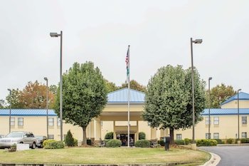 Econo Lodge Raleigh Near Walnut Creek Amphitheatre