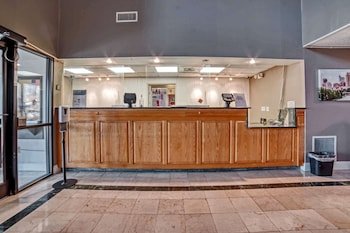 Econo Lodge Raleigh Near Walnut Creek Amphitheatre