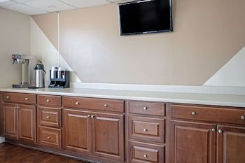 Rodeway Inn - Terre Haute