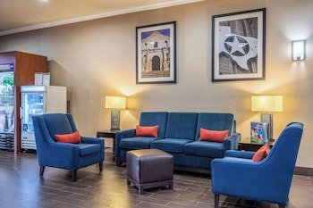 Comfort Suites near Texas State University