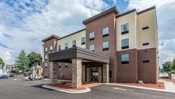 Cobblestone Hotel and Suites Hartford