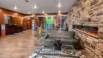 Cobblestone Hotel and Suites Hartford