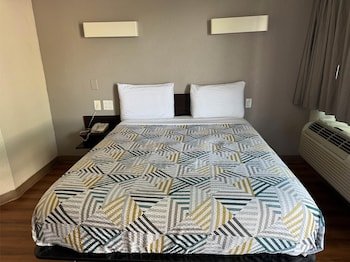 Studio 6 Suites Las Vegas, NV - Tropicana