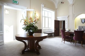 Wivenhoe House