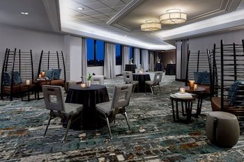 Renaissance Mobile Riverview Plaza Hotel