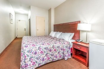 Howard Johnson by Wyndham Toronto Downtown West