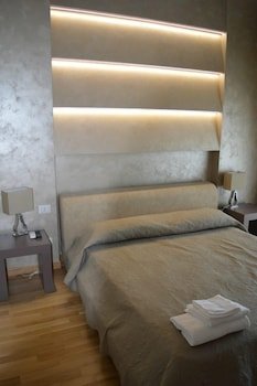 B&B Jolie Center