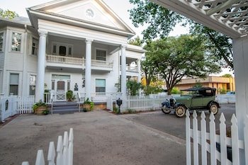 Oaklea Mansion Bed & Breakfast