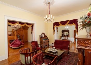 Oaklea Mansion Bed & Breakfast