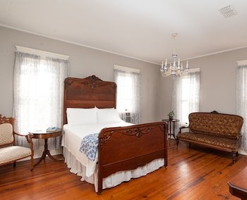 Oaklea Mansion Bed & Breakfast