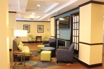 Holiday Inn Express & Suites Lebanon