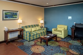 Holiday Inn Express & Suites Lebanon