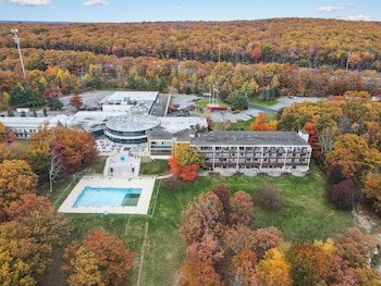 The Mountain Laurel Resort