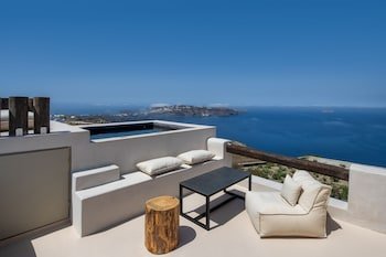 Azanti Caldera Suites