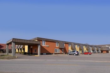 Americas Best Value Inn & Suites St. Cloud