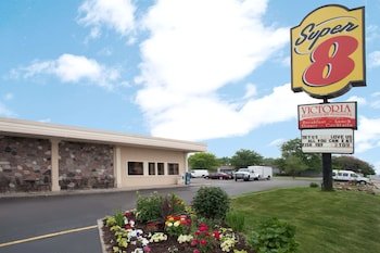 Super 8 by Wyndham Chicago Northlake O'Hare South