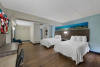 Red Roof PLUS & Suites Virginia Beach - Seaside