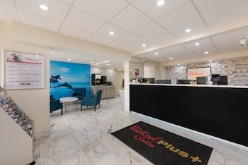 Red Roof PLUS & Suites Virginia Beach - Seaside