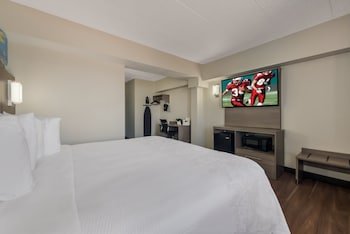 Red Roof PLUS & Suites Virginia Beach - Seaside