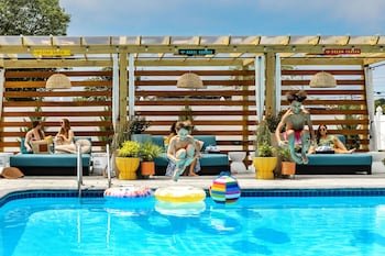 Hunters Green Motel
