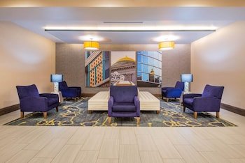 La Quinta Inn & Suites by Wyndham Buffalo Amherst