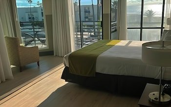 Huntington Beach Inn