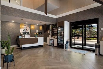 The Hub Middletown: A Best Western Signature Hotel