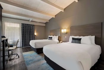The Hub Middletown: A Best Western Signature Hotel