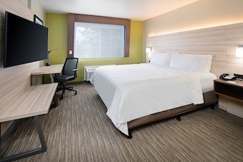 Holiday Inn Express & Suites Watsonville