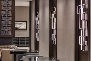 Holiday Inn Express Boston Logan Airport - Revere