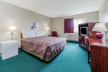 Super 8 by Wyndham Jerseyville