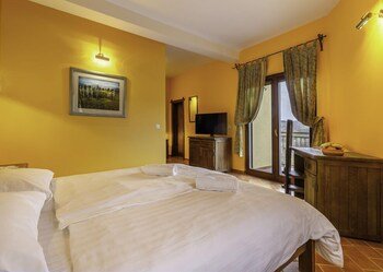Stupnicki Dvori Winery Hotel