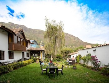 R House Valle Sagrado Private Collection