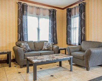 Econo Lodge Glens Falls / Lake George