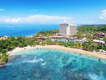 Araliya Beach Resort & Spa