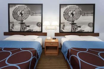 Super 8 by Wyndham Huntington