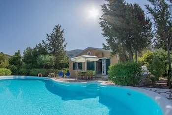 Villa Daphne - Agios Nikitas Villas