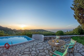 Villa Daphne - Agios Nikitas Villas