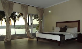Lake Safari Lodge