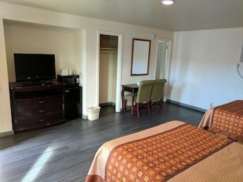 La Hacienda Motel