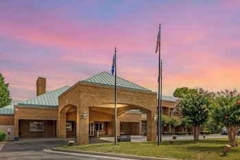 Comfort Suites Inn At Ridgewood Farm