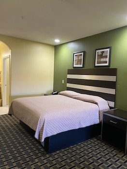 Redwood Suites