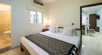 Punto Mita Suites & Hostal
