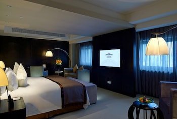 Howard Johnson by Wyndham IFC Plaza Ningbo
