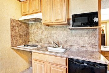 Knights Inn Detroit Area Sterling Heights