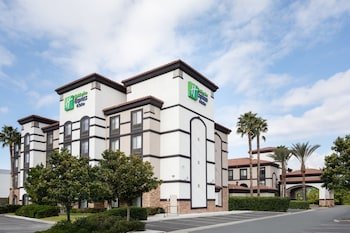 Holiday Inn Express & Suites Ontario Airport