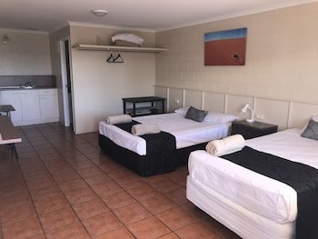 Central Motel Commercial Hotel