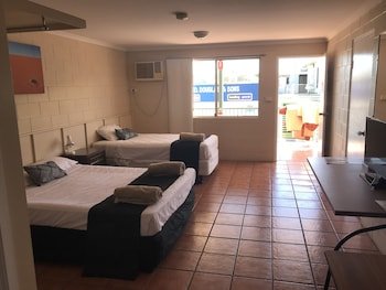 Central Motel Commercial Hotel