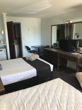 Central Motel Commercial Hotel