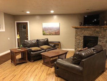 Red Ledges Inn